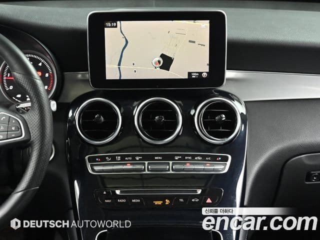 Mercedes-Benz GLC-Class 2018 — ფოტო 13/20