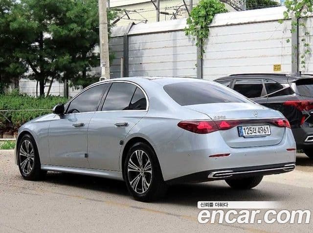 Mercedes-Benz E-Class 2024 — ფოტო 11/20