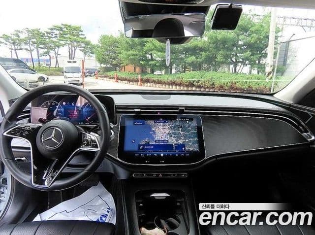 Mercedes-Benz E-Class 2024 — ფოტო 6/20