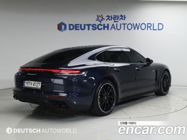 Porsche Panamera 2021 — Photo 5/20