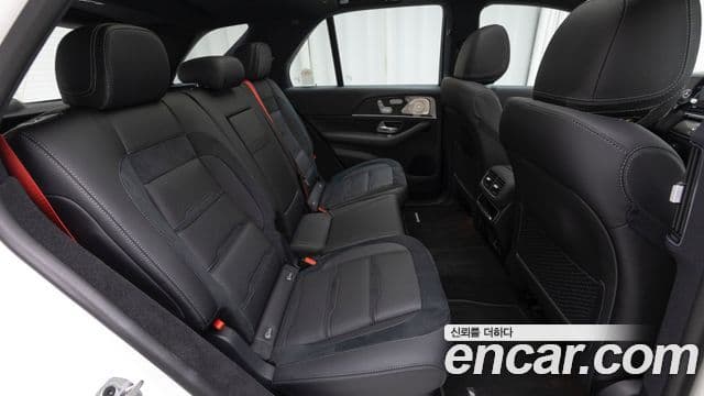 Mercedes-Benz GLE-Class 2025 — Photo 10/20