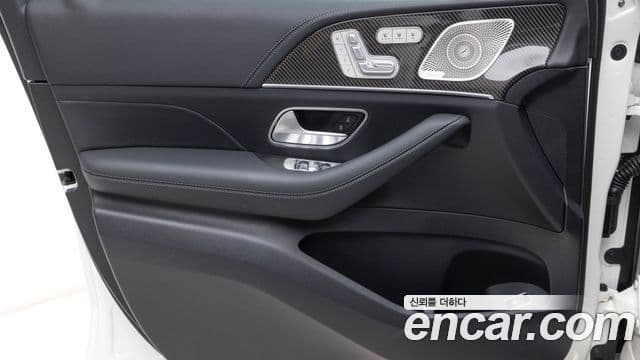 Mercedes-Benz GLE-Class 2025 — Photo 16/20
