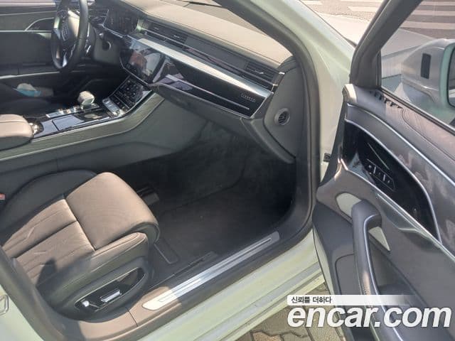 Audi A8 2023 — Photo 19/20