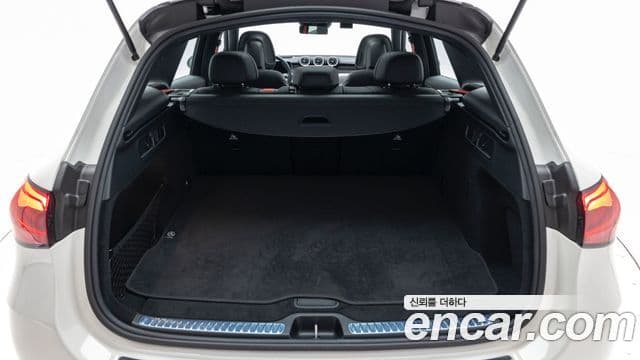 Mercedes-Benz GLC-Class 2025 — Photo 6/20