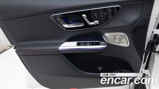 Mercedes-Benz GLC-Class 2025 — Photo 11/20