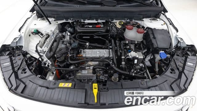 Mercedes-Benz EQB 2025 — ფოტო 15/20
