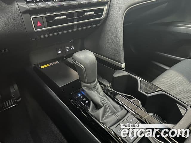 Toyota Camry 2025 — Photo 7/19