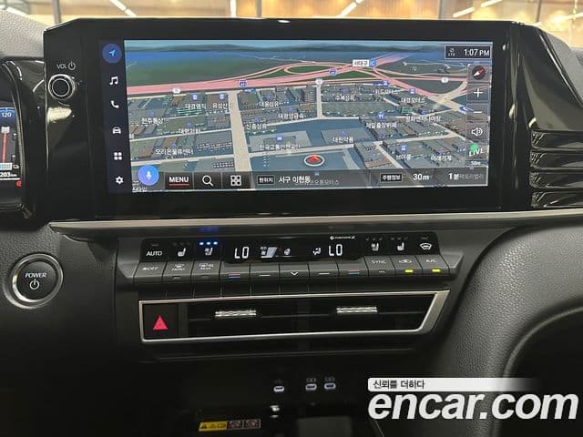Toyota Camry 2025 — Photo 9/19