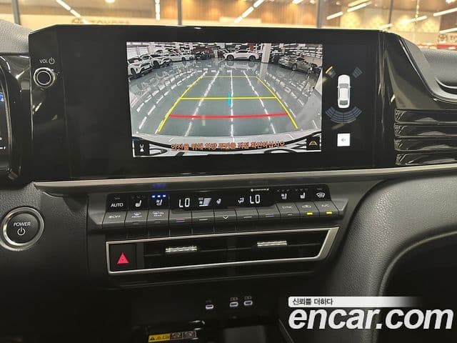 Toyota Camry 2025 — Photo 11/19