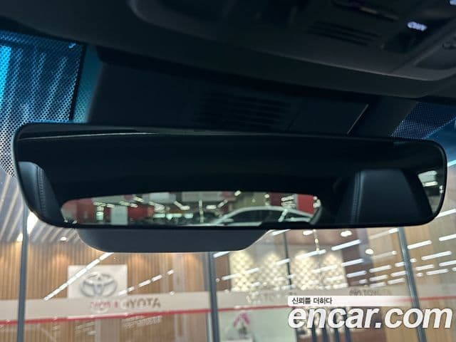 Toyota Camry 2025 — Photo 4/19