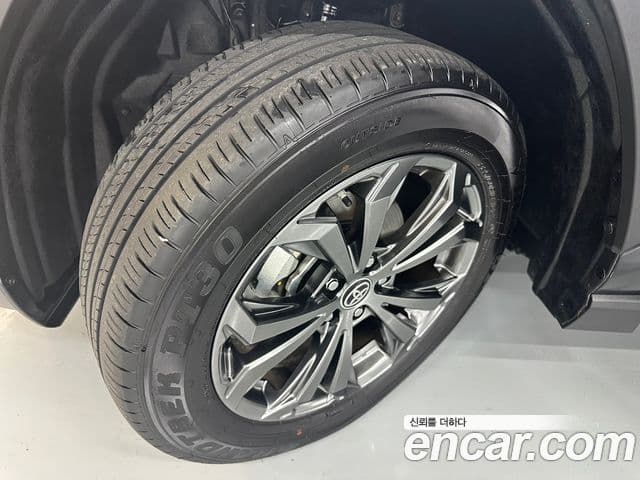 Toyota RAV4 2025 — Photo 17/20