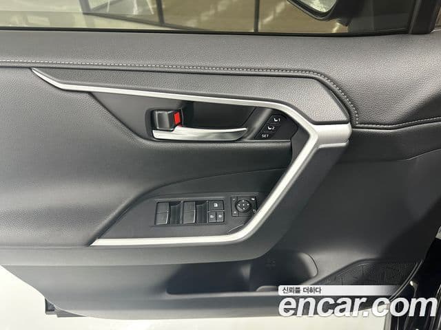 Toyota RAV4 2025 — Photo 3/20