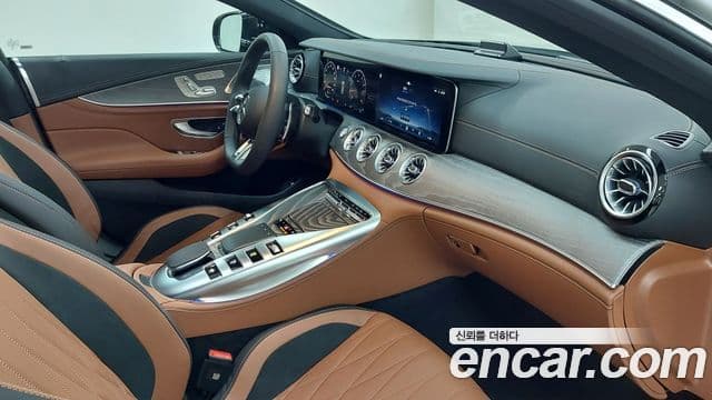 Mercedes-Benz AMG GT 2025 — Photo 10/18