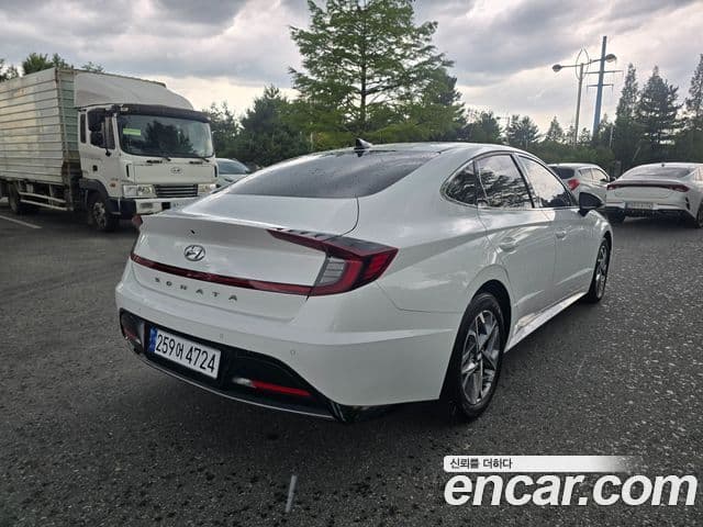 Hyundai Sonata Hybrid 2022 — Photo 4/20