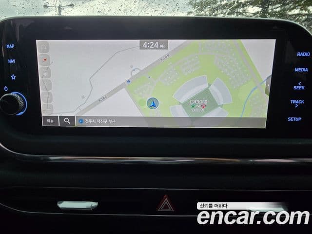 Hyundai Sonata Hybrid 2022 — Photo 8/20