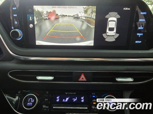 Hyundai Sonata Hybrid 2022 — Photo 9/20