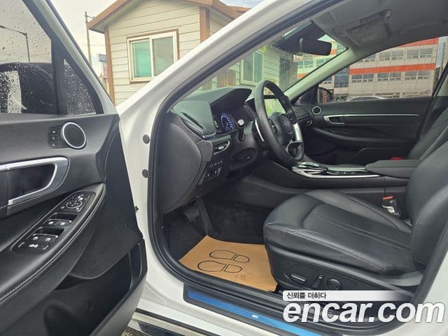 Hyundai Sonata Hybrid 2022 — Photo 7/20