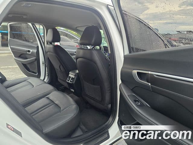 Hyundai Sonata Hybrid 2022 — Photo 2/20