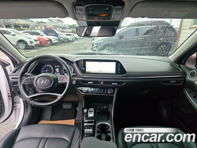 Hyundai Sonata Hybrid 2022 — Photo 12/20