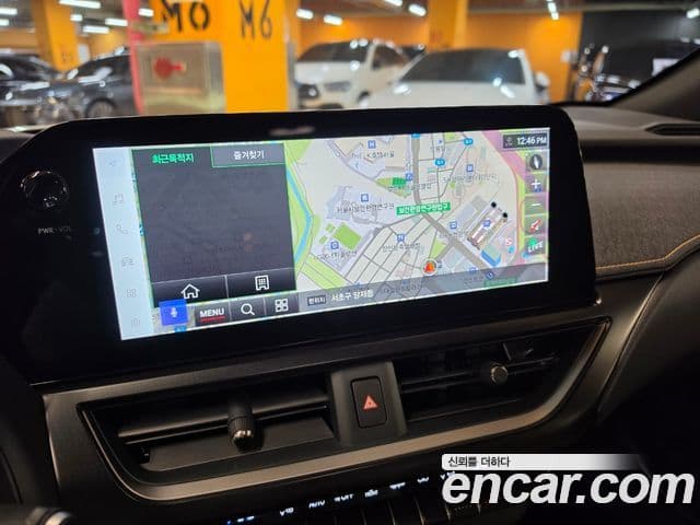 Lexus UX300h 2025 — Photo 12/18