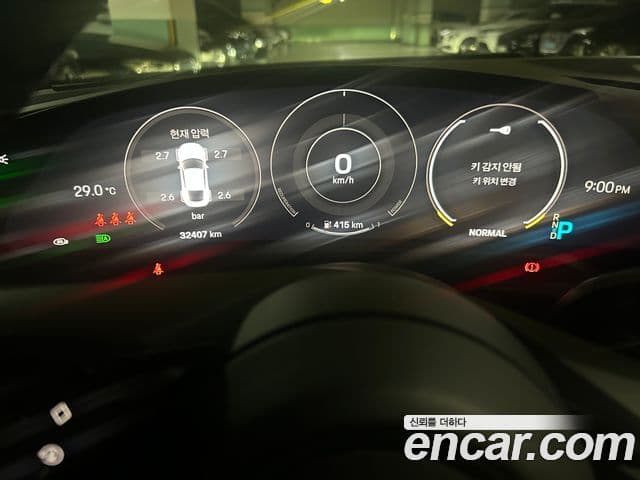 Porsche Taycan 2021 — Photo 7/9