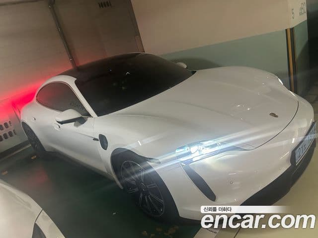 Porsche Taycan 2021 — Photo 9/9