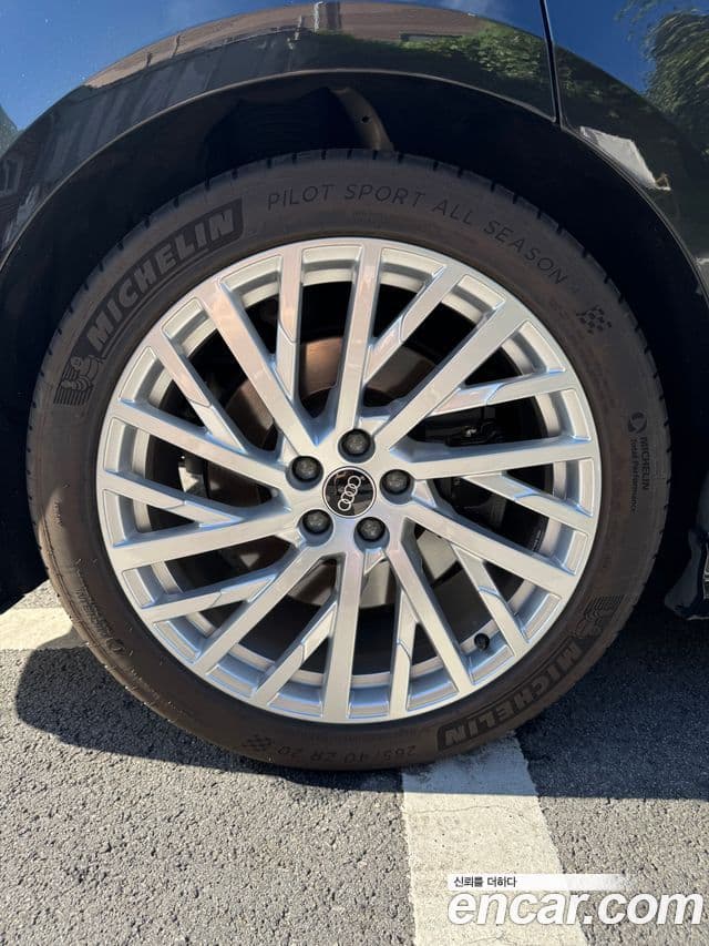 Audi A8 2021 — ფოტო 2/10