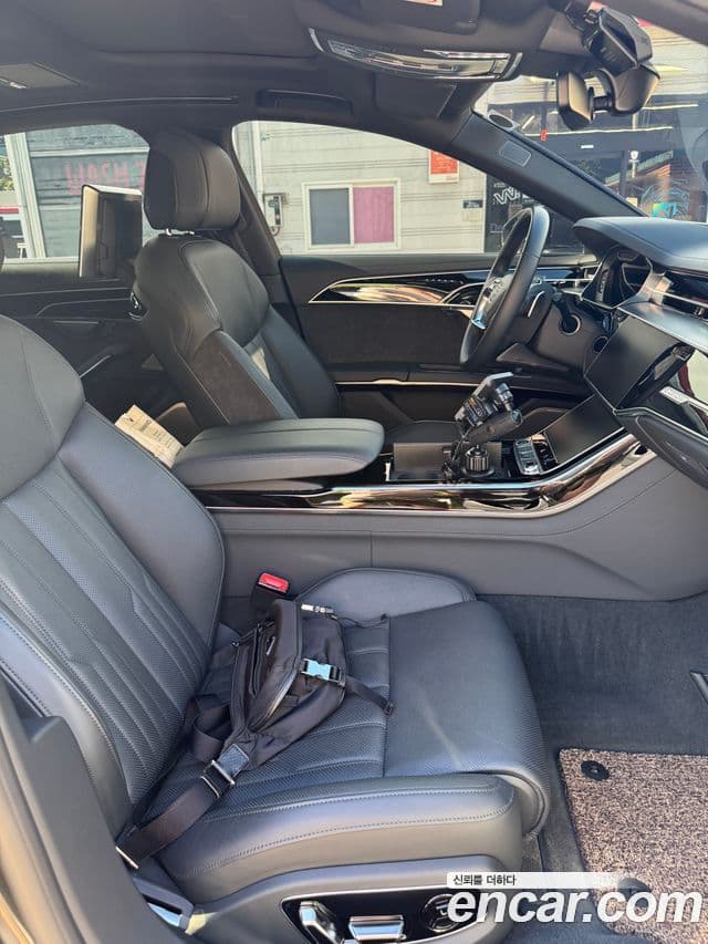 Audi A8 2021 — ფოტო 8/10
