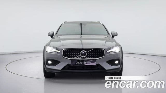 Volvo V60 Cross Country 2024 — Фото 1/20
