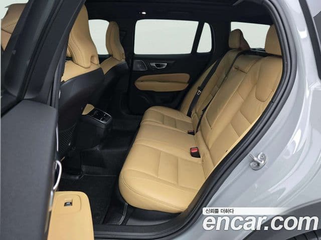 Volvo V60 Cross Country 2024 — Фото 13/20