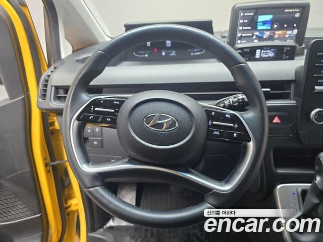 Hyundai Staria 2022 — ფოტო 18/20