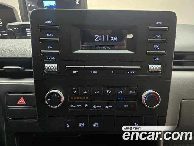 Hyundai Staria 2022 — ფოტო 14/20