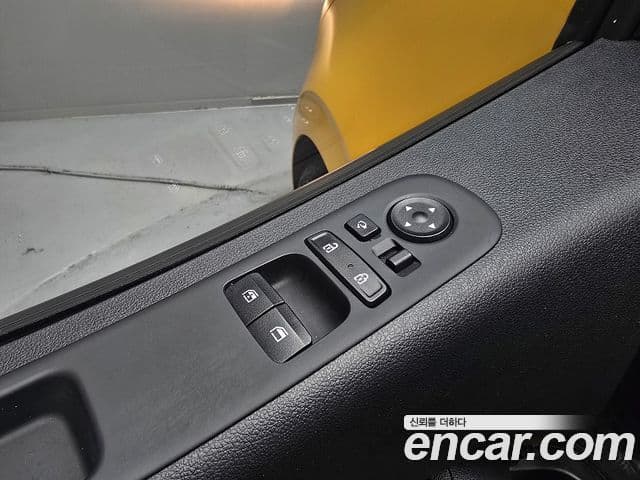 Hyundai Staria 2022 — ფოტო 13/20