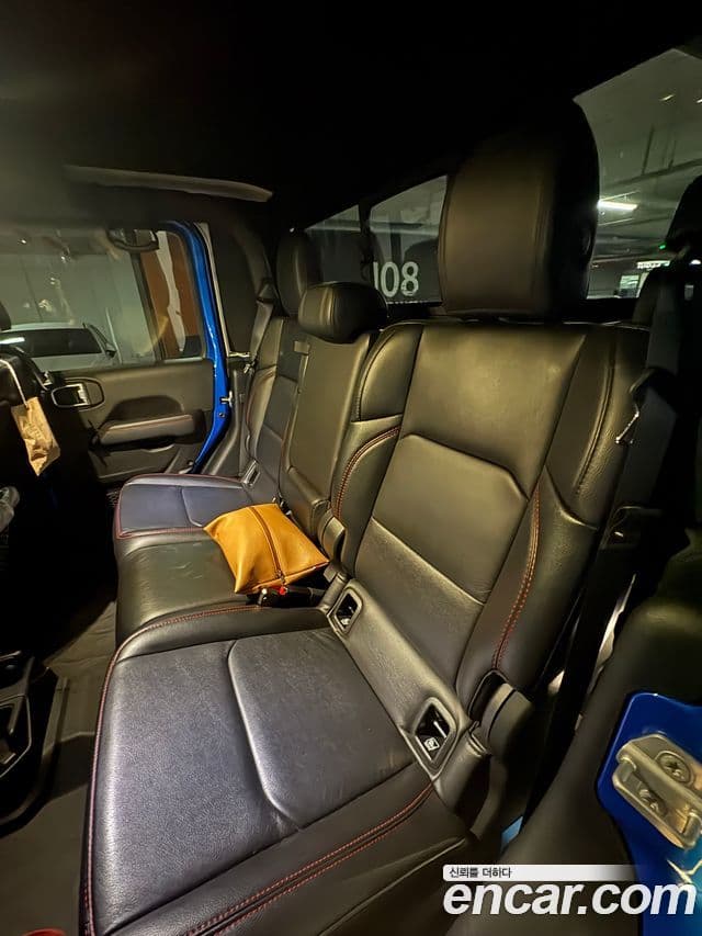 Jeep Gladiator 2021 — Photo 8/12