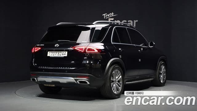Mercedes-Benz GLE-Class 2021 — Photo 9/20
