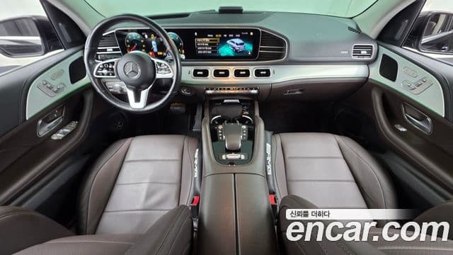 Mercedes-Benz GLE-Class 2021 — Photo 1/20