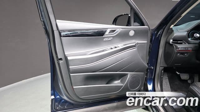 Genesis GV80 2023 — ფოტო 24/35