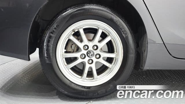 Toyota Prius 2019 — Фото 5/20