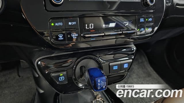 Toyota Prius 2019 — Фото 9/20