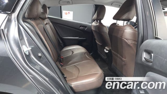 Toyota Prius 2019 — Фото 12/20
