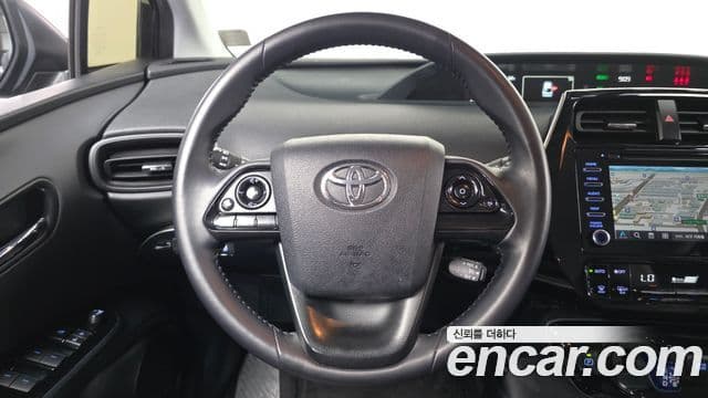 Toyota Prius 2019 — Фото 13/20