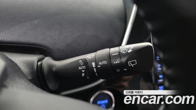 Toyota Prius 2019 — Фото 16/20