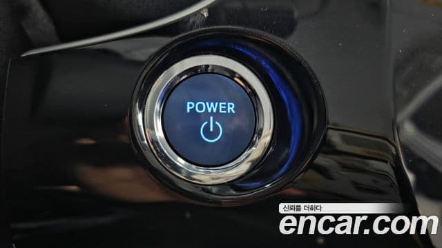 Toyota Prius 2019 — Фото 19/20
