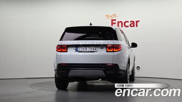Land Rover Discovery Sport 2020 — Фото 3/20