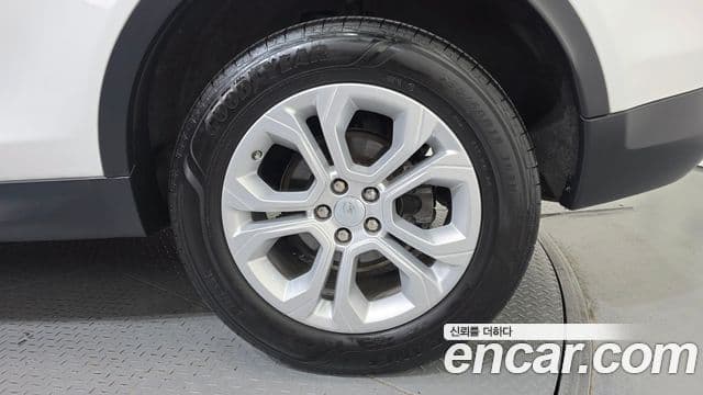 Land Rover Discovery Sport 2020 — Фото 4/20