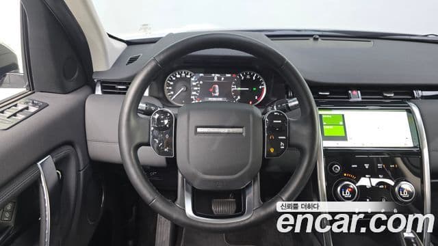 Land Rover Discovery Sport 2020 — Фото 15/20