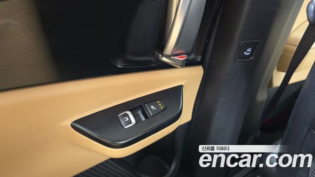 Kia Carnival 2022 — Фото 17/20