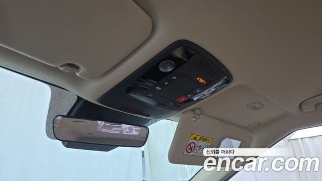 Kia Carnival 2022 — Фото 19/20