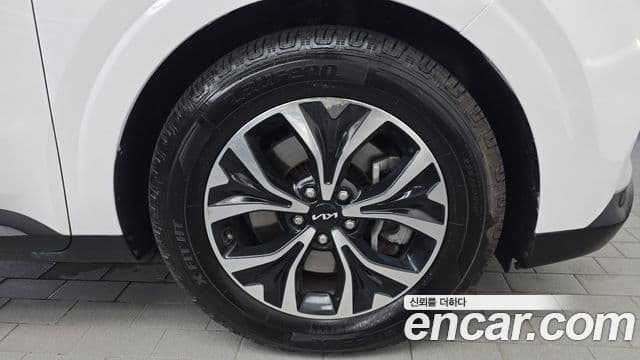 Kia Carnival 2022 — ფოტო 11/31