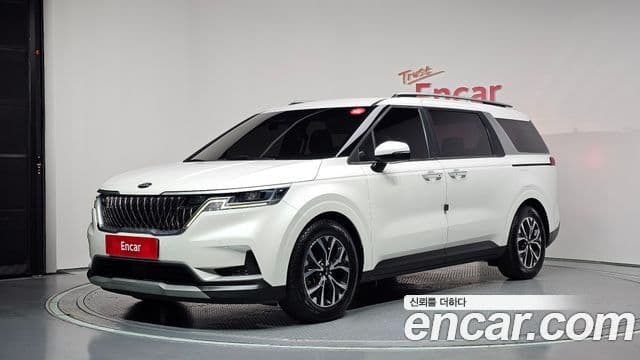 Kia Carnival 2021 — Фото 1/20